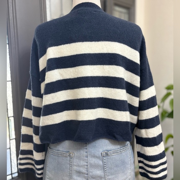 NWT Sincerely Jules Navy Cream Wide Stripe Chunky Cropped Knit Sweater | Size M - Picture 5 of 9